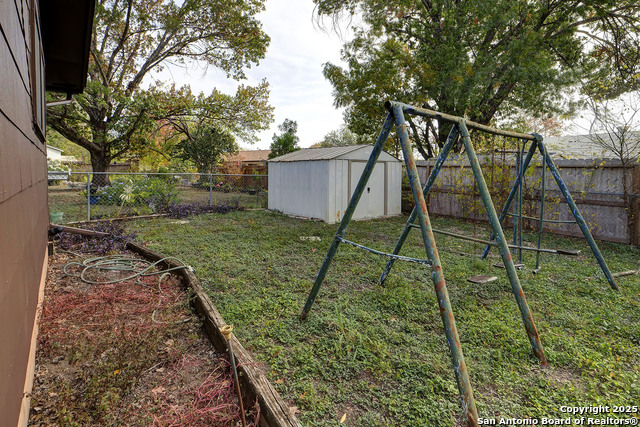 Image 33 of 36 For 9602 Gold Hl