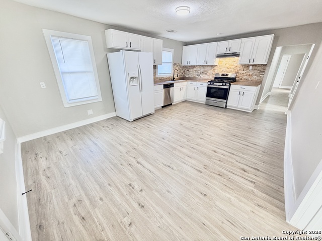 Listing photo id 6 for 1327 Bailey  