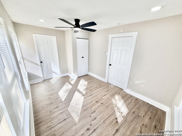 Listing photo id 7 for 1327 Bailey  