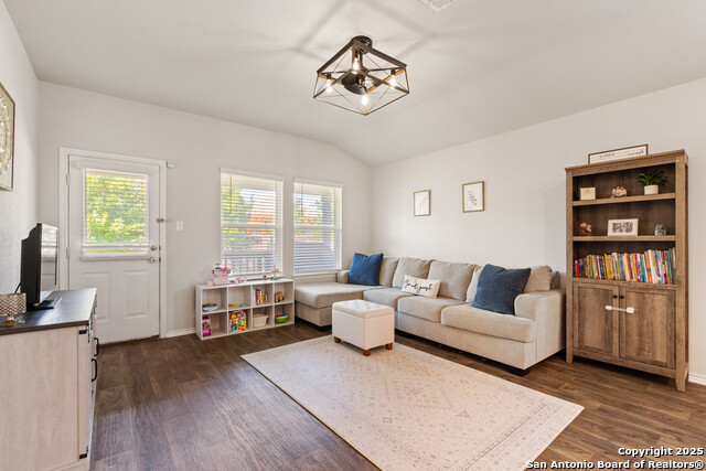 Listing photo id 9 for 13927 Borolanite Dr