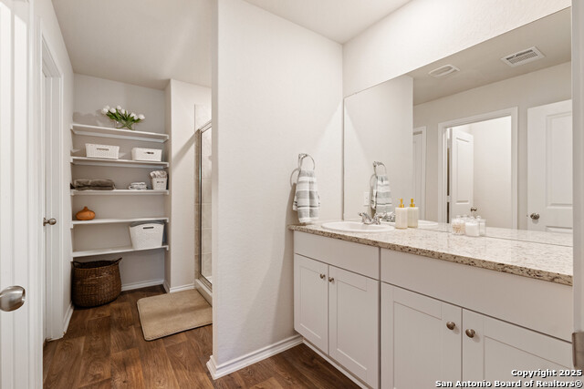 Listing photo id 14 for 13927 Borolanite Dr