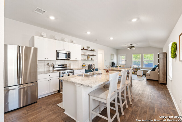 Listing photo id 4 for 13927 Borolanite Dr