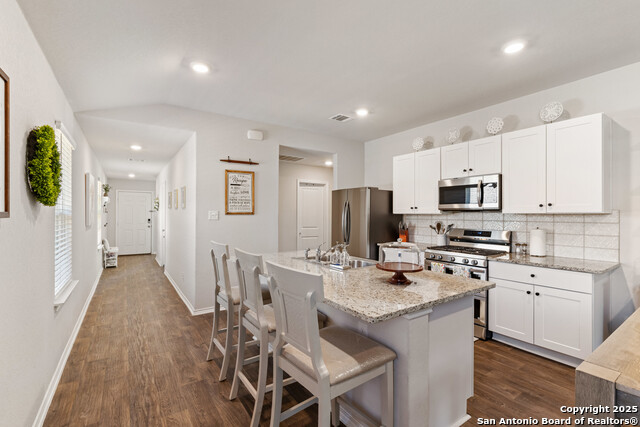 Listing photo id 5 for 13927 Borolanite Dr