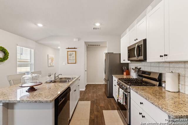 Listing photo id 6 for 13927 Borolanite Dr