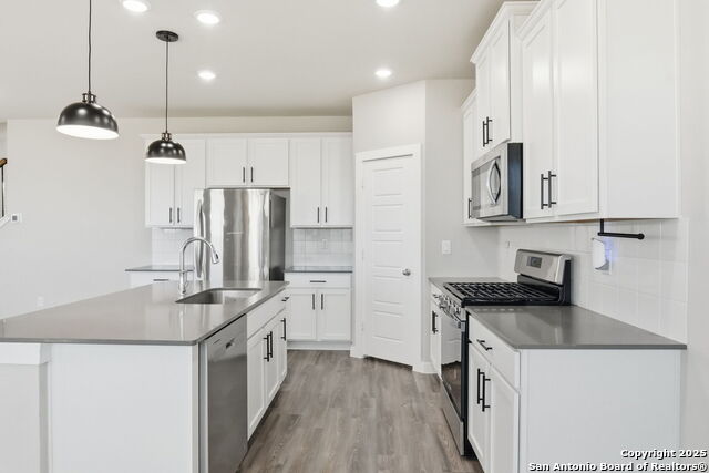 Listing photo id 12 for 6303 Mifflin