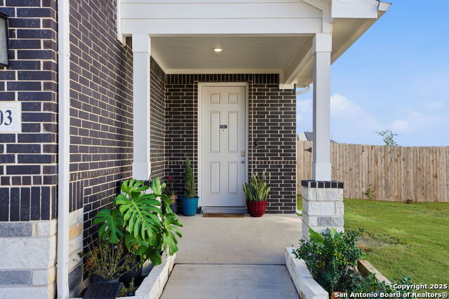 Listing photo id 3 for 6303 Mifflin