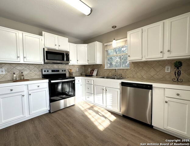 Image 3 of 12 For 123 Poolside