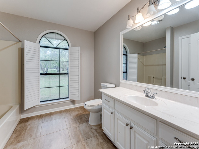 Image 24 of 36 For 315 Simon  