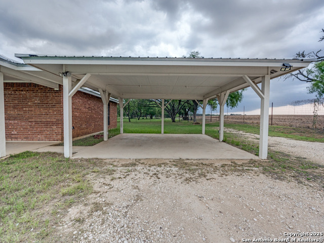 Image 25 of 36 For 315 Simon  