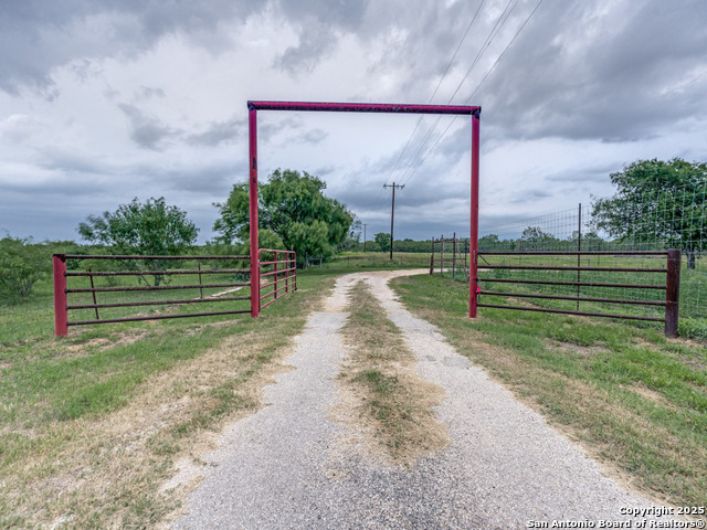 Image 3 of 36 For 315 Simon  