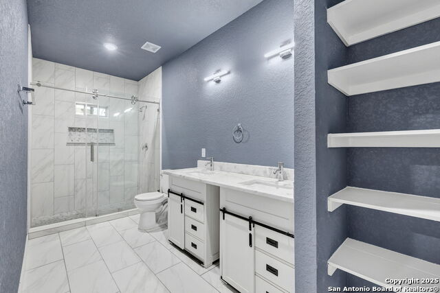 Listing photo id 8 for 3715 Commercial