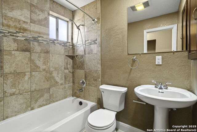 Image 7 of 9 For 236 Dullnig E 3