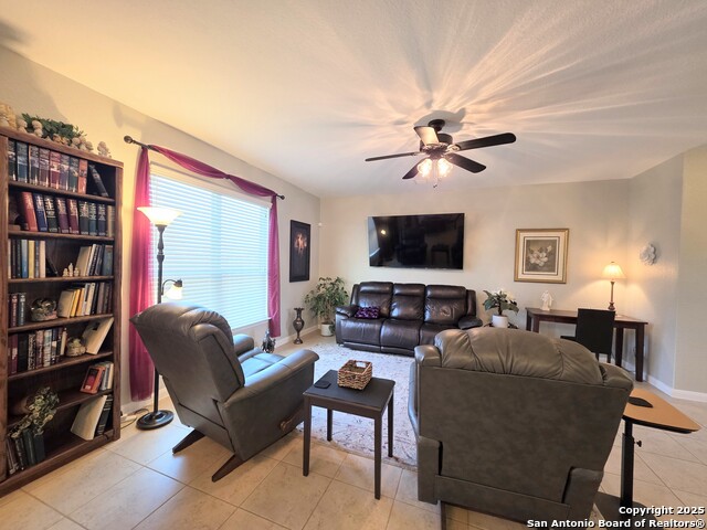 Listing photo id 9 for 6306 Aster Run