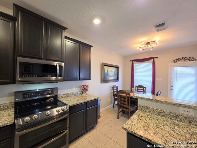 Listing photo id 12 for 6306 Aster Run