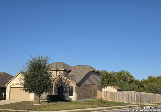 Listing photo id 1 for 6306 Aster Run