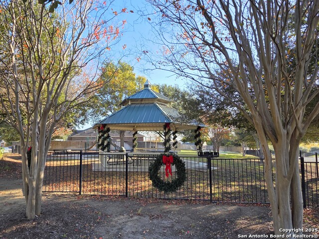 Listing photo id 34 for 6306 Aster Run