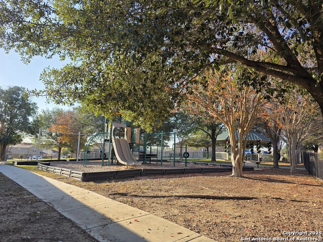 Listing photo id 37 for 6306 Aster Run