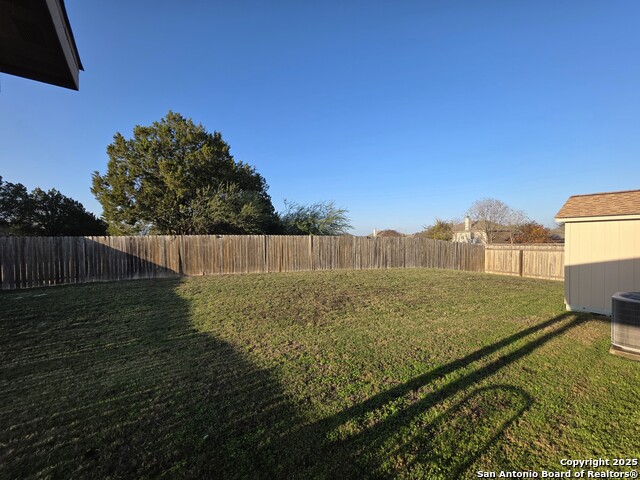 Listing photo id 5 for 6306 Aster Run