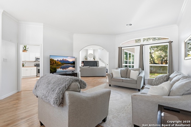 Image 11 of 41 For 6438 Amber Oak