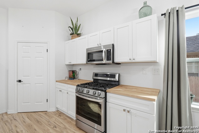 Image 17 of 41 For 6438 Amber Oak