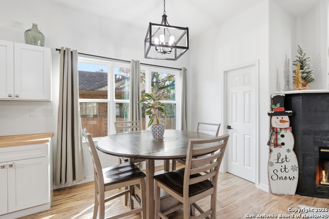 Image 19 of 41 For 6438 Amber Oak