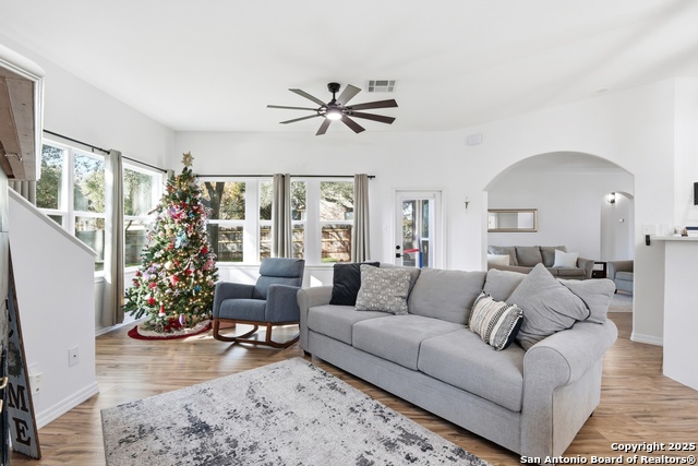 Image 24 of 41 For 6438 Amber Oak