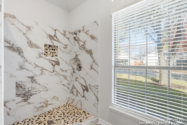 Image 31 of 41 For 6438 Amber Oak