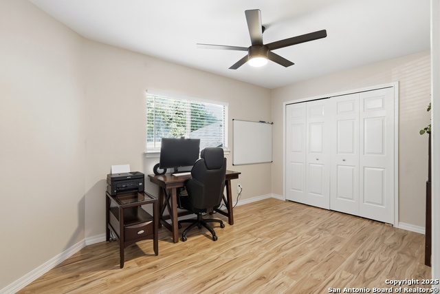 Image 33 of 41 For 6438 Amber Oak