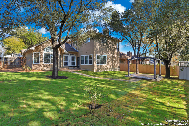 Image 34 of 41 For 6438 Amber Oak