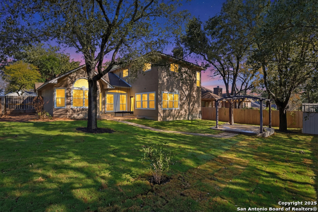 Image 38 of 41 For 6438 Amber Oak