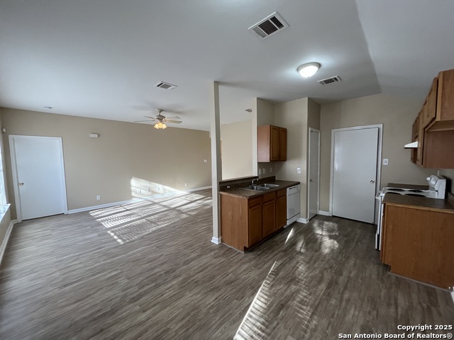 Image 11 of 38 For 8806 Slumber Lane  101