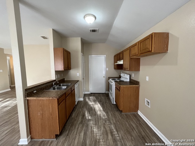 Image 14 of 38 For 8806 Slumber Lane  101