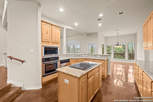 Listing photo id 8 for 14041 Iron Horse