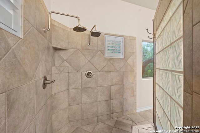 Listing photo id 19 for 14041 Iron Horse