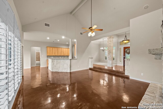 Listing photo id 5 for 14041 Iron Horse