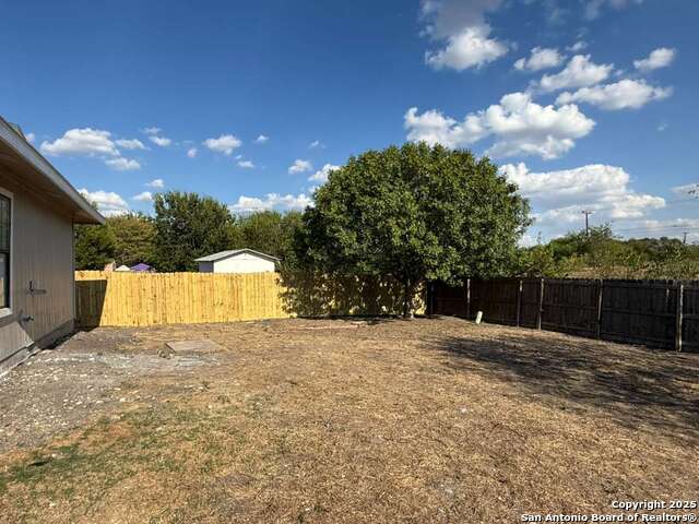 Image 19 of 20 For 8307 Maple Ridge