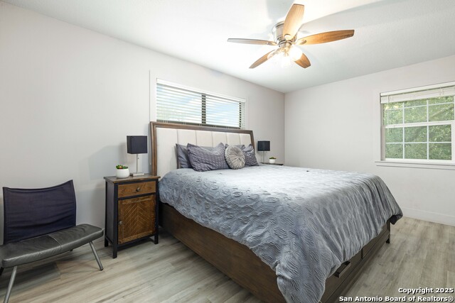 Image 23 of 33 For 1267 Common St E