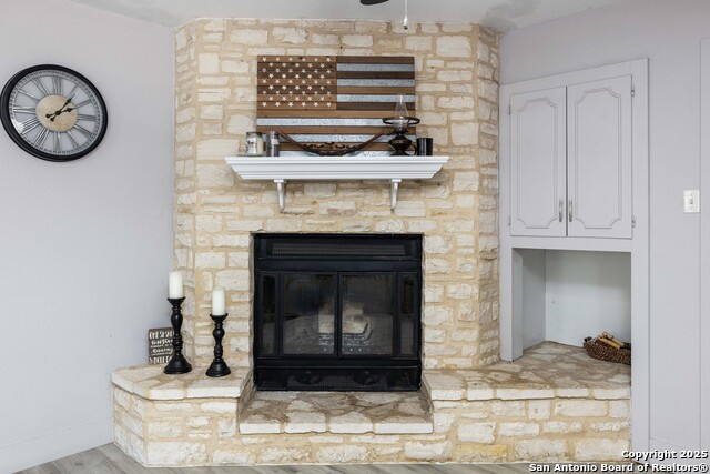 Image 4 of 33 For 1267 Common St E