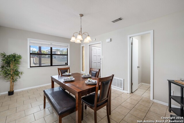 Image 9 of 33 For 1267 Common St E