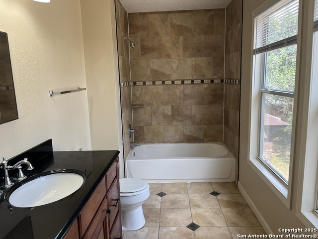 Image 23 of 35 For 6212 Encanto Point