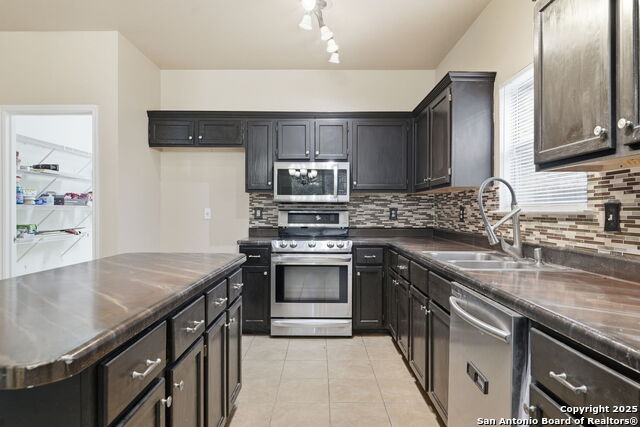 Image 11 of 31 For 3617 Augusta Glade