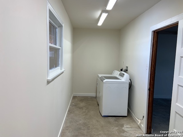 Listing photo id 17 for 287 Thorain  