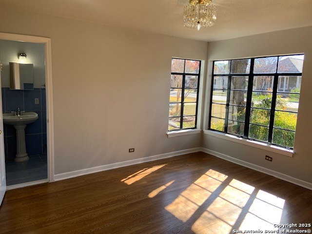 Listing photo id 7 for 287 Thorain  