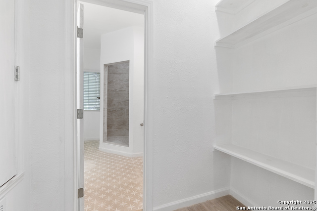 Listing photo id 19 for 323 Lakeside