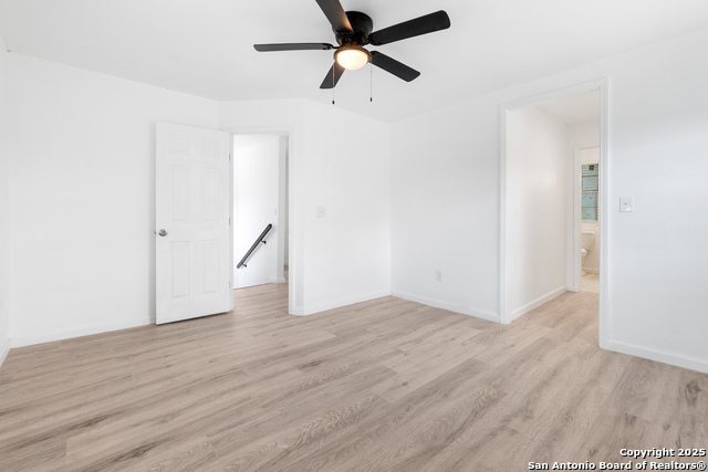 Listing photo id 25 for 323 Lakeside