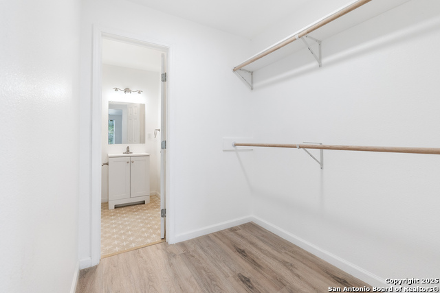 Listing photo id 26 for 323 Lakeside