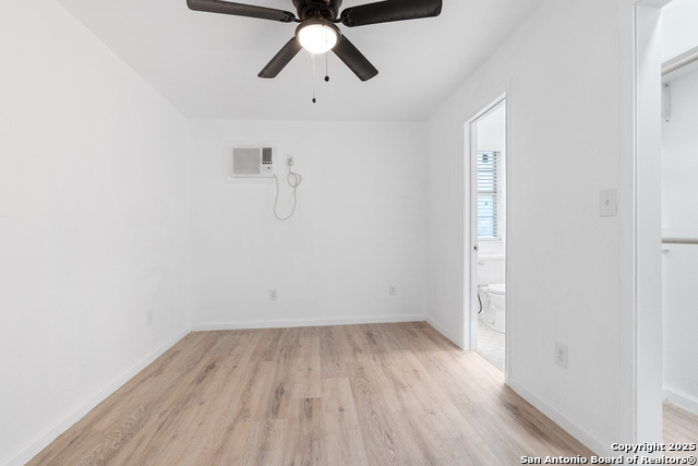 Listing photo id 28 for 323 Lakeside