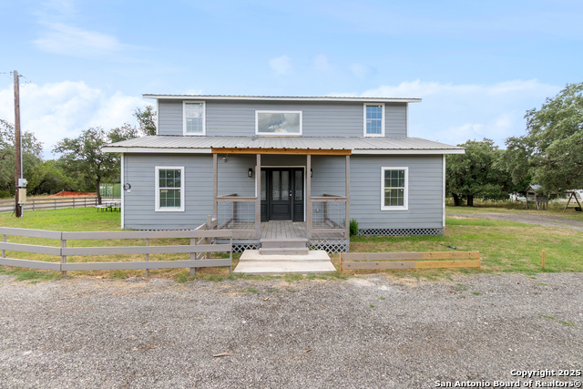 Listing photo id 35 for 323 Lakeside