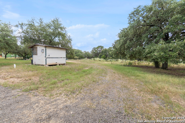 Listing photo id 38 for 323 Lakeside