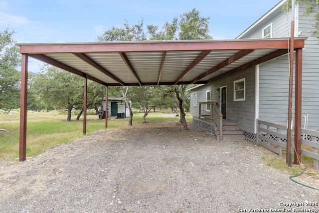 Listing photo id 39 for 323 Lakeside